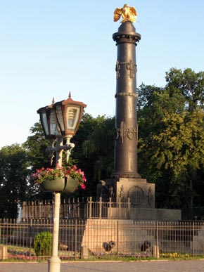 памятник славы в Полтаве